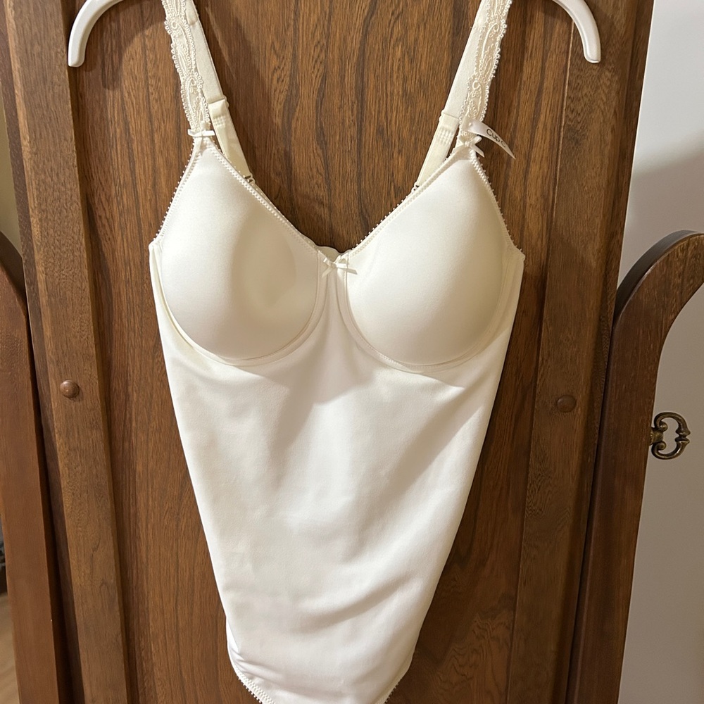 Felina Cream Shapewear Bodysuit with Molded Cups and Adjustable Straps
Not worn